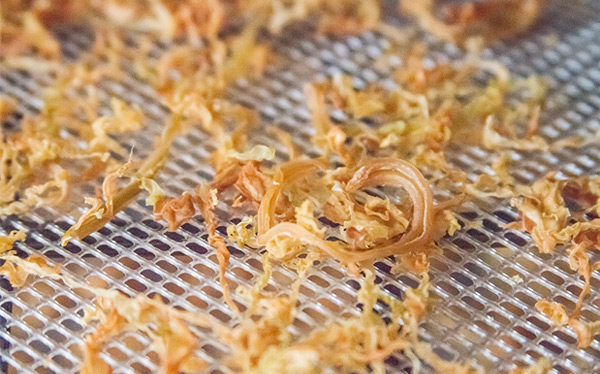 dehydrated sour cabbage crisps